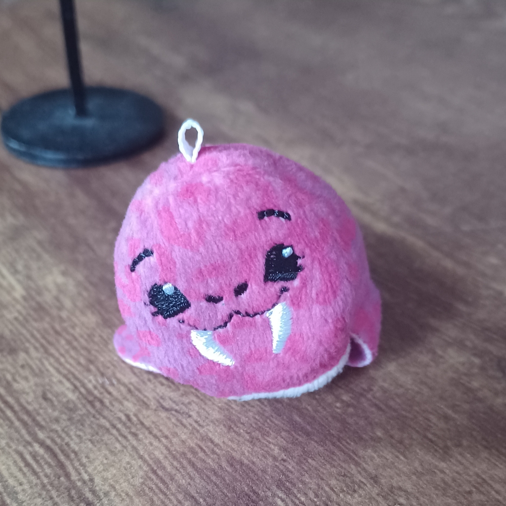 Pikmi Pops Surprise Scented Plushie Beanie Keychain